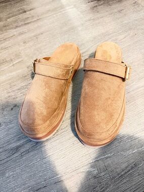 Suede Slip-On Mule Clog in Camel